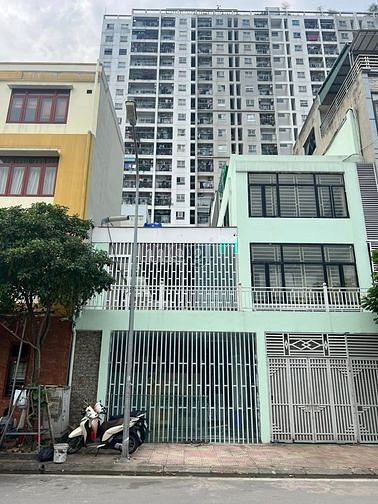 Hình ảnh Đất Phân Lô 81m2 sẵn nhà 2 tầng - đường trước nhà 10m - vỉa hè, gần hồ