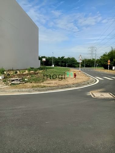 Hình ảnh Bán gấp miếng đất 100m2, Lê Văn Lương P Tân Phong Q 7, sổ hồng riêng