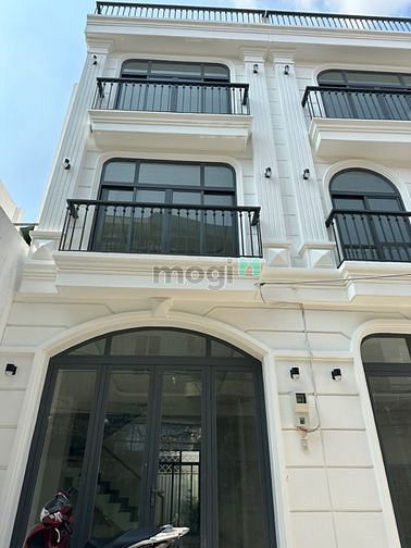 Hình ảnh Studio ban công sân vườn, mới khai trương