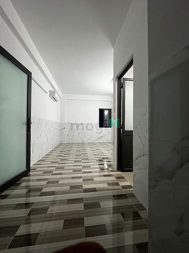 Hình ảnh Toà nhà mới Ngay đường Nguyễn văn quá