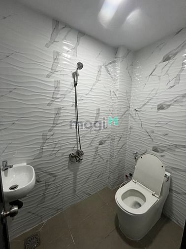 Hình ảnh Toà nhà mới Ngay đường Nguyễn văn quá