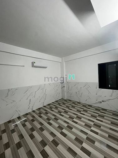 Hình ảnh Toà nhà mới Ngay đường Nguyễn văn quá