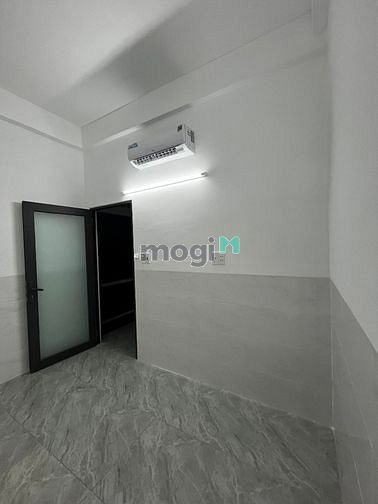 Hình ảnh Toà nhà mới Ngay đường Nguyễn văn quá