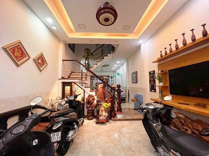 Hình ảnh Cho thuê nhà hẻm xe hơi số 16/6A Hoàng Việt, Phường 4, Tân Bình