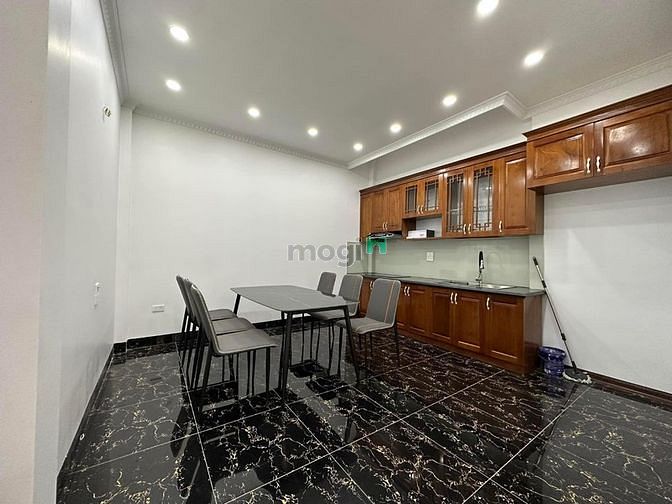 Hình ảnh Bán nhà Văn Cao, Ba Đình, 20m Ô Tô tránh, 40m2 5T MT4m, giá 4.95 tỷ