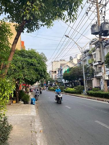 Hình ảnh Mặt đường 12M - Ngay Lý Thường Kiệt, Lạc Long Quân, 285 M2 - 24 tỷ