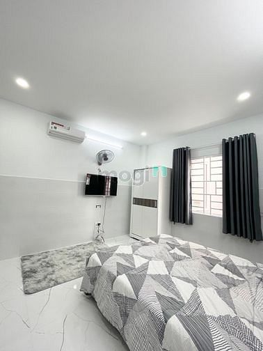 Hình ảnh Trống Sẵn Studio Full Nội Thất Có Cửa Sổ Ngay Lotte Q7