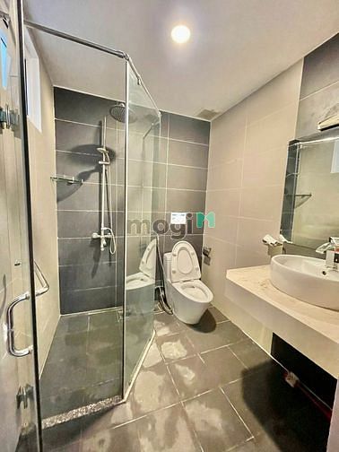 Hình ảnh Cho thuê Căn Hộ Ban Công SIêu Rộng- Bàn ăn- Tách bếp NTMK Quận 1.
