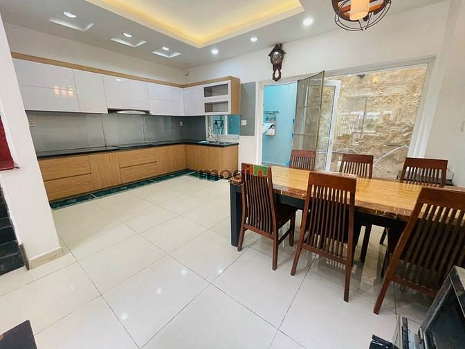 Hình ảnh Cho thuê nhà Phố Có Sân đổ 2 xe hơi Tại 9A Phan Đăng Lưu