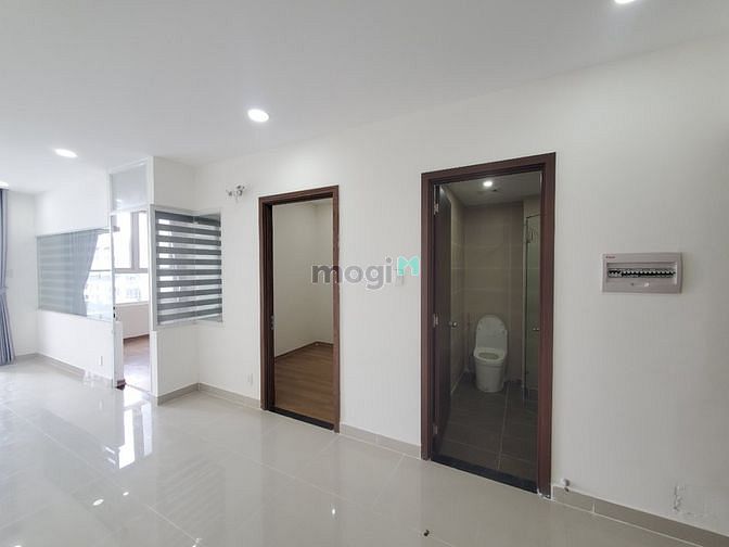 Hình ảnh Cho thuê căn 2PN2WC ,có rèm, bếp từ view Đầm Sen &Q1, bao phí quản lí