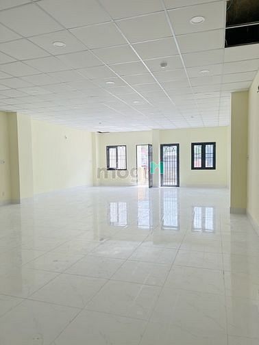 Hình ảnh Cho thuê nhà MT 16 Phổ Quang, P2, TB, DTSD 1400m2, 8x25, 7 Tầng.