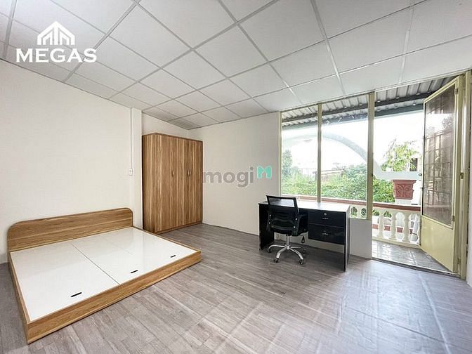 Hình ảnh Căn Hộ Rộng 70m2 Bancol , Tách Bếp , Mới 100% Gần CV Hoàng Văn Thụ