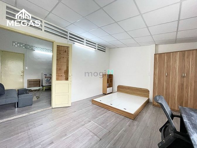 Hình ảnh Căn Hộ Rộng 70m2 Bancol , Tách Bếp , Mới 100% Gần CV Hoàng Văn Thụ