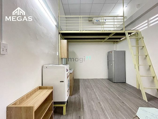 Hình ảnh Căn Hộ Rộng 70m2 Bancol , Tách Bếp , Mới 100% Gần CV Hoàng Văn Thụ