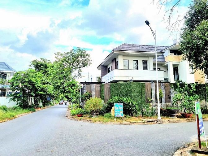 Hình ảnh Cần bán 220m2 đất TP. Thuận An, cách Sài Gòn 3p đi xe, view sông lớn.