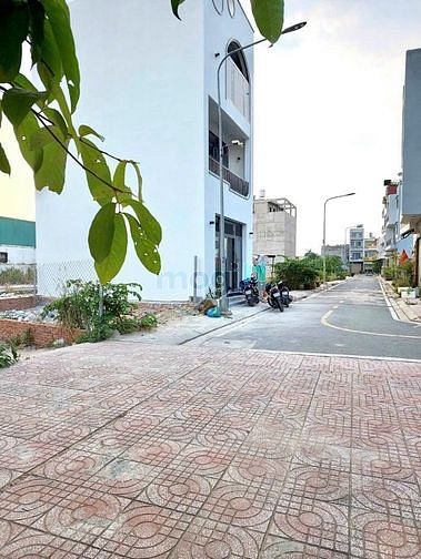 Hình ảnh Cần Bán Nền Đất Kế Công Viên Đường Nhựa Gần AEON Bình Tân TPHCM
