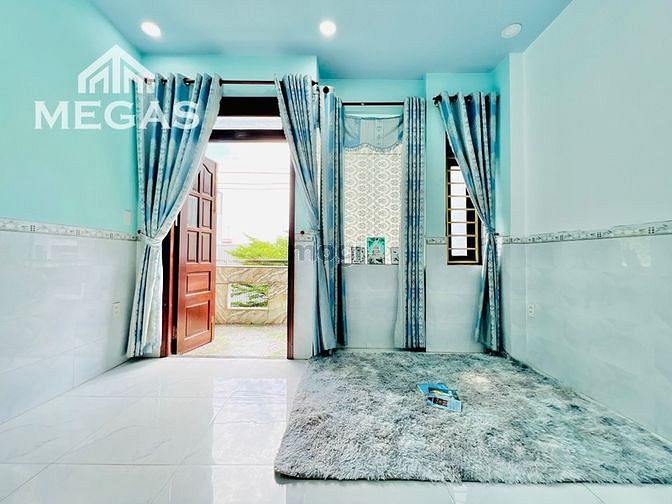Hình ảnh Phòng ban công sẵn máy lạnh giáp quận 6