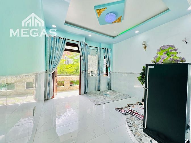 Hình ảnh Phòng ban công sẵn máy lạnh giáp quận 6