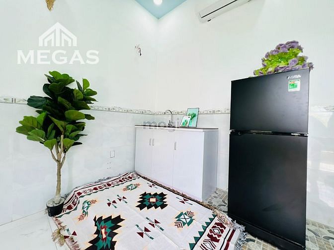 Hình ảnh Phòng ban công sẵn máy lạnh giáp quận 6