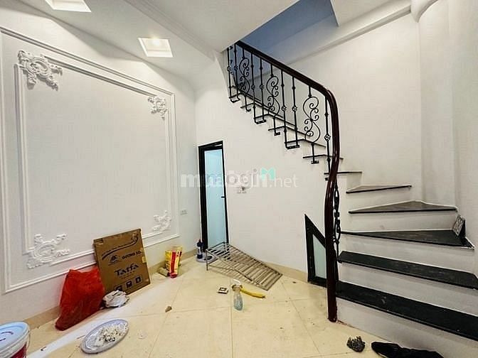 Hình ảnh Nhà đẹp long lanh ngõ đê Trần Khát Chân, giá 3.3 tỷ, 20m2x4T, ảnh thật