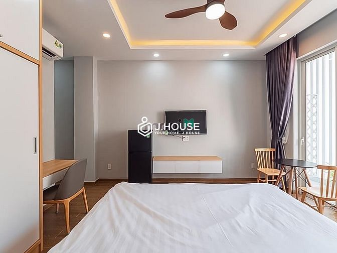Hình ảnh Căn Hộ Cao Cấp - FULL nội thất - BANCOL thoáng mát ngay Lạc Long Quân