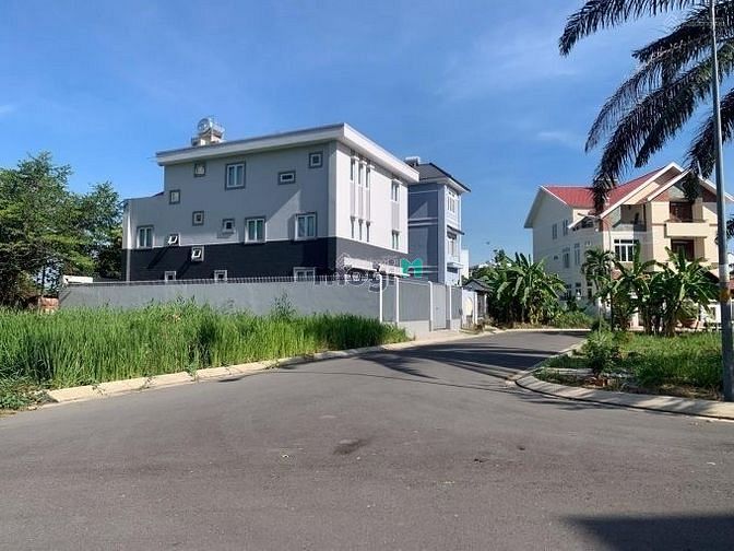 Hình ảnh Lô đất DT 80m2 full thổ cư đường Nguyễn Duy Trinh GIÁ 2.2 TỶ, SHR