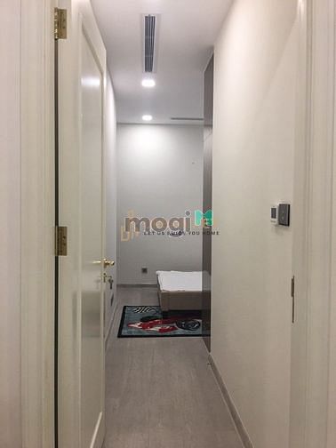 Hình ảnh Căn Hộ 2 Phòng Ngủ Vinhome Golden River Quận 1 Cho Thuê