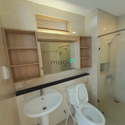 Hình ảnh Chú họ cần pass lại phòng gấp đi nước ngoài