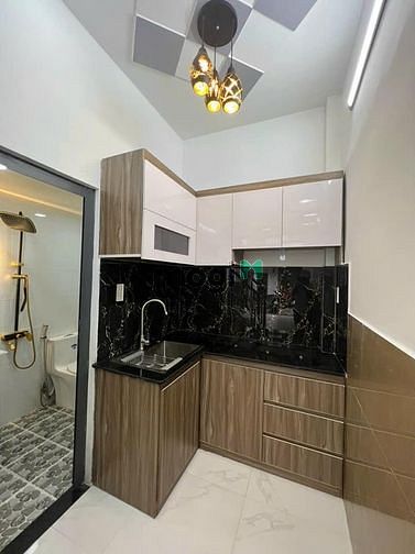 Hình ảnh Bán lỗ căn nhà đường Võ Văn Kiệt, P.10, Quận 5, DT 56m2, 2tỷ450 , SHR