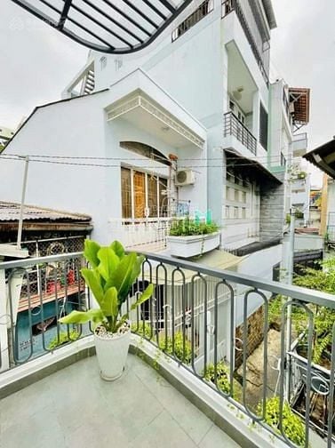 Hình ảnh Bán lỗ căn nhà đường Võ Văn Kiệt, P.10, Quận 5, DT 56m2, 2tỷ450 , SHR