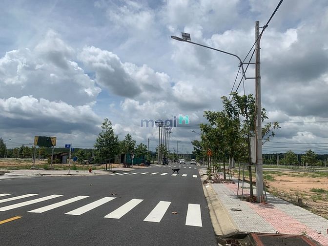 Hình ảnh Bán đất mặt tiền Lê Thị Riêng,Q12, DT 100M2, Gía 2 tỷ 4, sổ hồng riêng