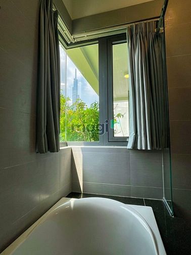 Hình ảnh Studio 40m2, ban công, bồn tắm view landmark ngay khu biệt thự Bình An
