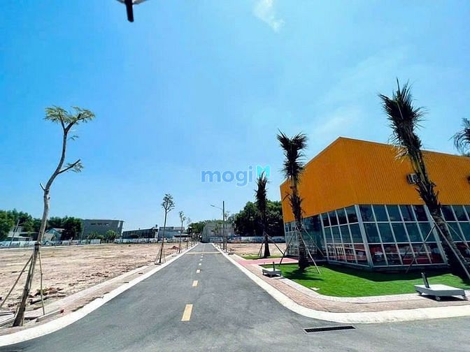 Hình ảnh Giảm 300tr cần bán nhanh lô đất ngay cổng chào trảng bom