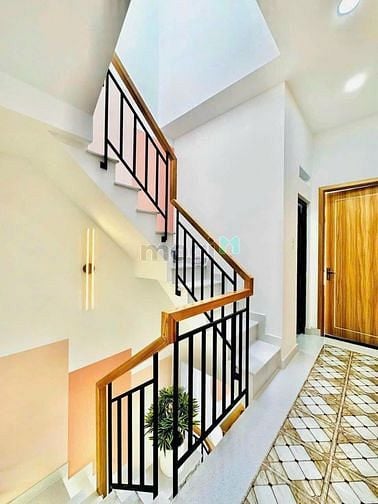 Hình ảnh Bán gấp nhà Võ Văn Tần, P6, Q3, DT 60M2/ 2tỷ250tr, SHR