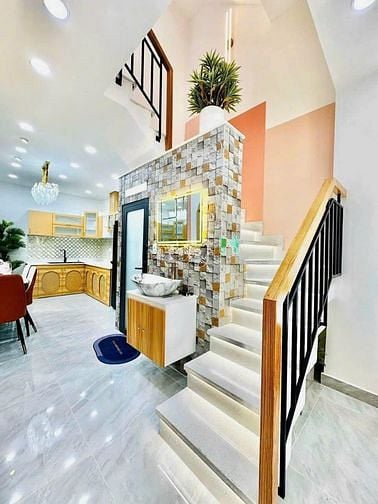 Hình ảnh Bán gấp nhà Võ Văn Tần, P6, Q3, DT 60M2/ 2tỷ250tr, SHR