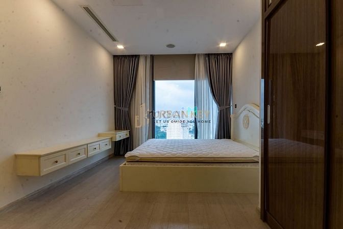 Hình ảnh Vinhome Golden River Cho Thuê Căn Hộ 3 Phòng Ngủ Full Nội Thất