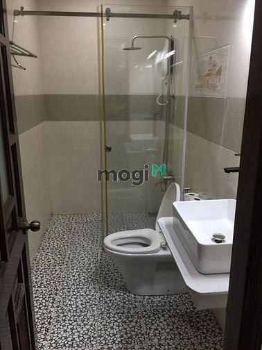 Hình ảnh Căn Hộ 1 Phòng Ngủ tách bếp , cửa sổ lớn tại Bến Vân Đồn , Quận 4