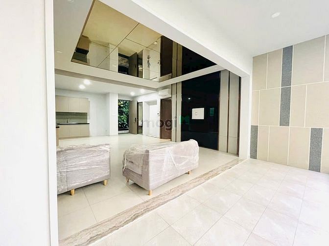 Hình ảnh Biệt thư Sân vườn 3PN full nội thất, gần Cresent Mall, gần PMH