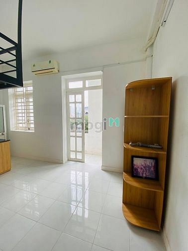 Hình ảnh Duplex gần đường Thành Thái Full nt