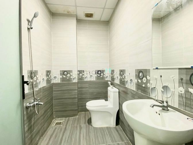 Hình ảnh Cho Thuê Căn Ban Công, Rộng 32m2, Gần KDC Him Lam, Lotte,Sunrise Quận7