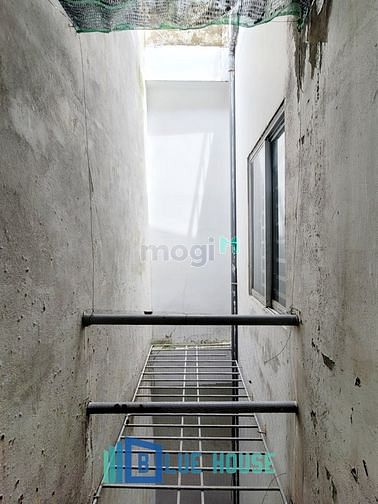 Hình ảnh Trống sẵn Studio ban công sau gần chợ Hoàng Hoa Thám