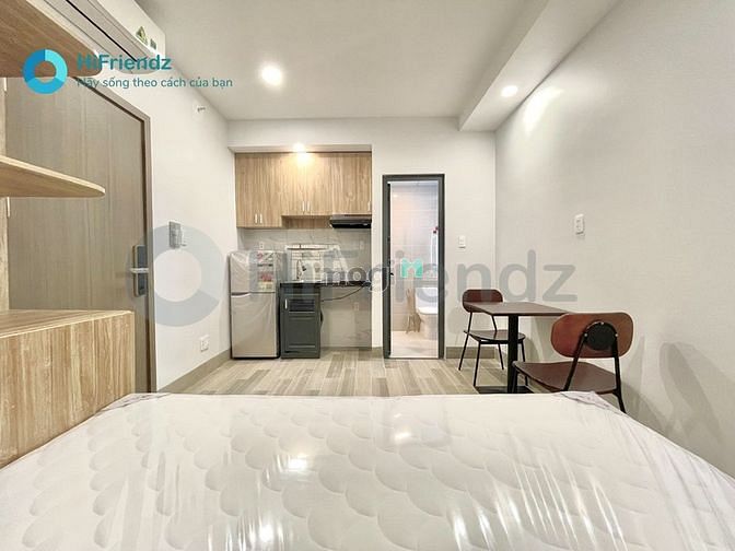 Hình ảnh Studio Full NT_Bancon mặt sau_Máy Giặt Riêng_Đường Nguyễn Gia Trí