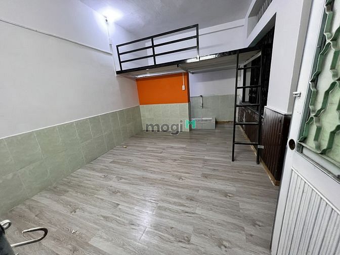 Hình ảnh CHDV Có Gác Ngay Cao Đẳng Lý Tự Trọng