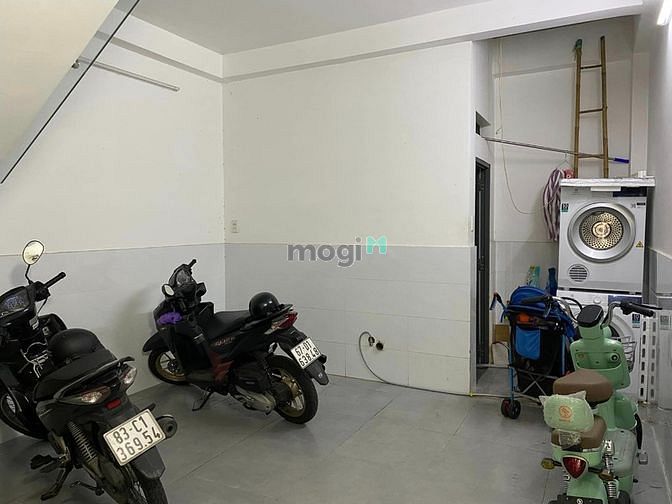 Hình ảnh Hẻm xe hơi ,gấp bán, tặng full nội thất