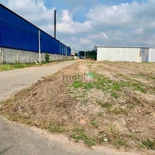 Hình ảnh Lô Góc 1675m2 Đất Giá 450tr, Sát Kcn, Gần Chợ, Shr, Dân Cư Đông