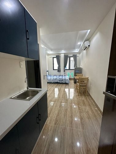 Hình ảnh Studio cửa sổ lớn, phòng rộng rãi