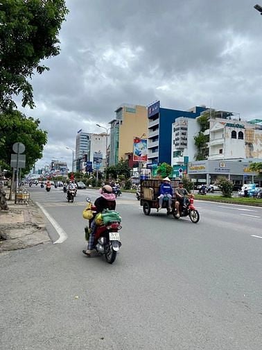 Hình ảnh Bán mặt tiền Tân Bình, 5 tầng giá 24ty5