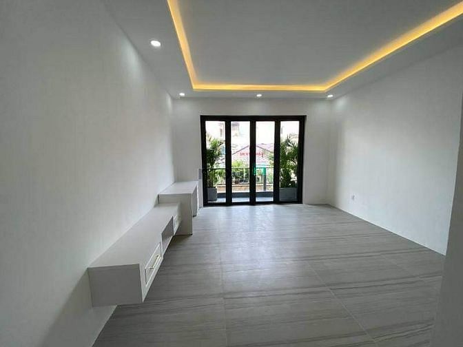 Hình ảnh Cho thuê nhà Hẻm xe hơi 306/12c Võ Văn Tần - Dtsd 320m2 - có Thang Máy