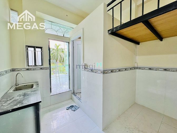 Hình ảnh CHDV Có Gác Full Nội Thất Có Bancol Ngay Công Viên Hoàng Văn Thụ