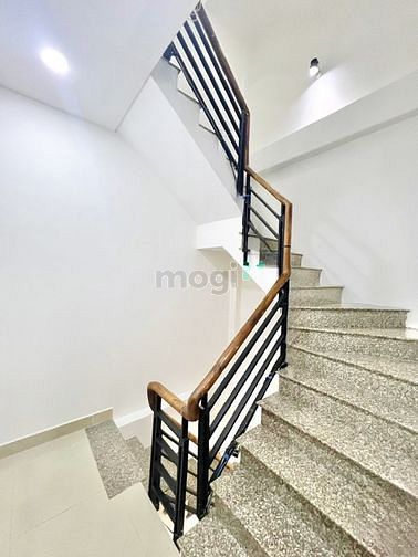 Hình ảnh Cách Mạng Tháng 8 Quận 3-Hẻm ba gác-MT 5. Full nội thất.Chỉ 4 tỷ 2.